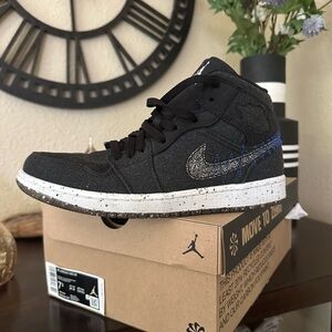 New! Nike Jordan’s Black and Blue Sneakers 7.5